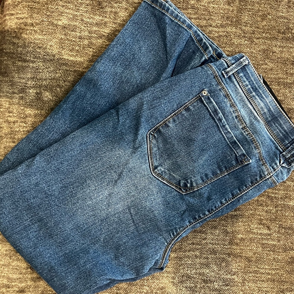 Curve Appeal blue jeans size 10.